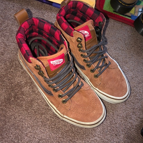 Vans - Picture 2 of 2